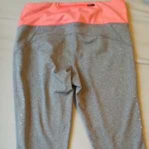 Cropped workout leggings